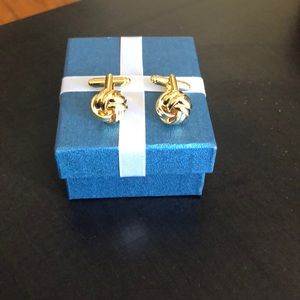 GOLDTONE KNOT CUFFLINKS